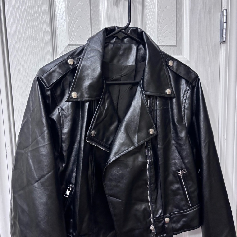 SHEIN Curve Black Faux Leather Crop Moto Biker Jacket Plus Sz 2X - Picture 3 of 7